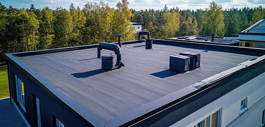 Professional Flat Roof Replacement Services in Oak Park, IL