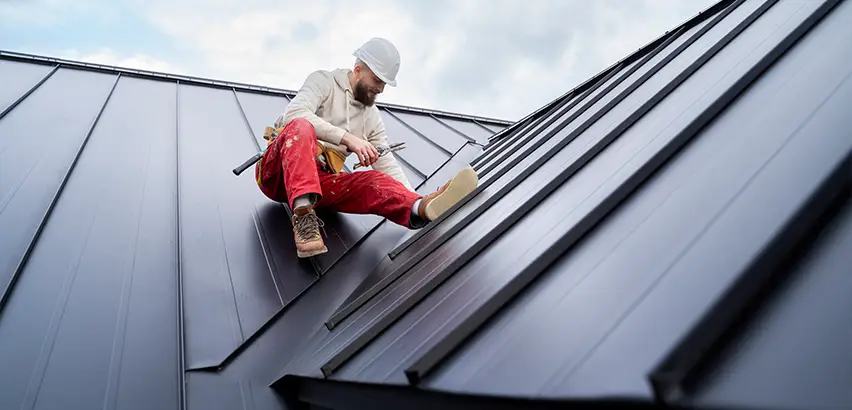 Professional Roof Valley Installation Services in Oak Park, IL