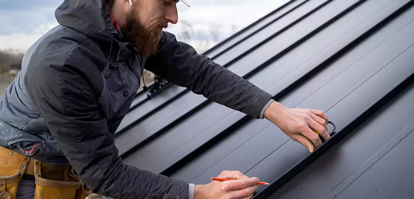Professional Steel Roof Repair Services in Oak Park, IL