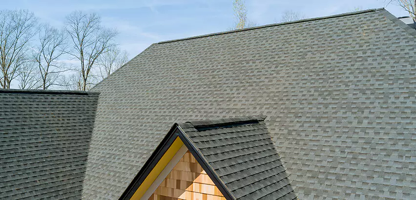 Replacing Vinyl Siding With Cedar Shingles in Oak Park