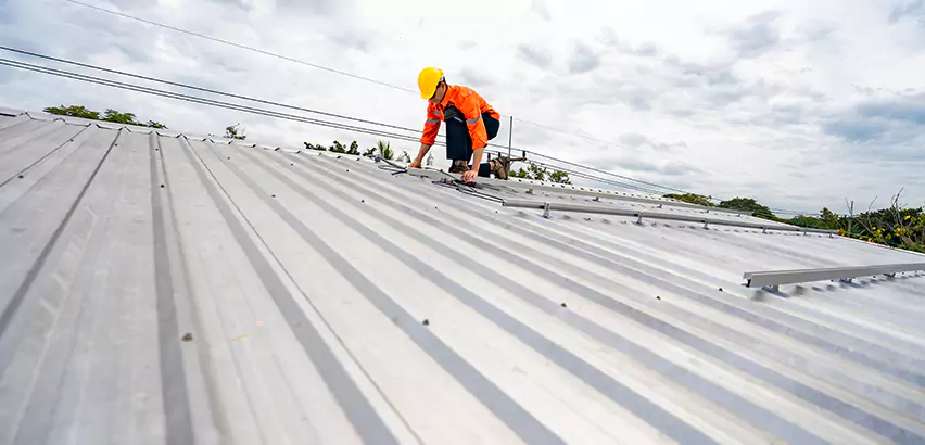 Metal Roof Repairs in Oak Park