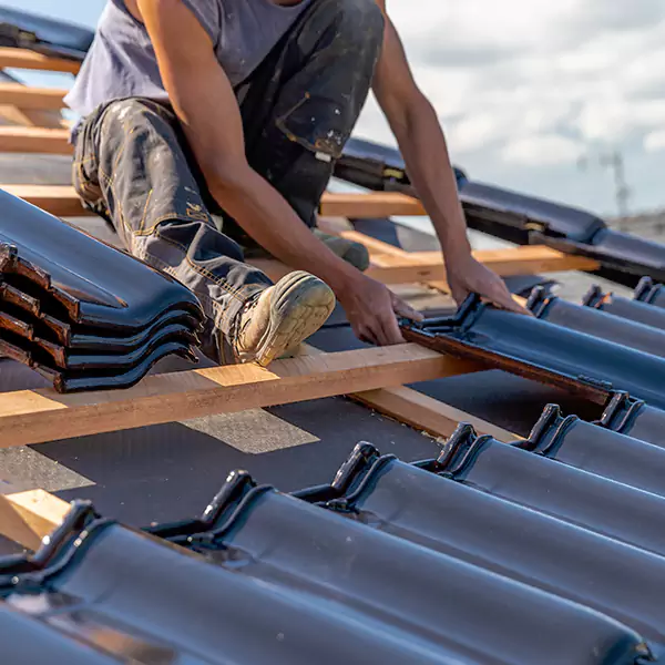 Why Oak Park, IL Homeowners Choose Oak Park Roofing Pros for Hail Damage Repairs?