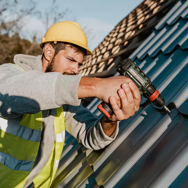 Why Oak Park Property Owners Choose Oak Park Roofing Pros for Metal Roof Replacement?